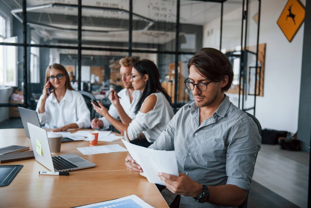 En Abbey ayudamos a los profesionales de las empresas a usar el inglés de forma fluida y eficaz en todas sus interacciones.